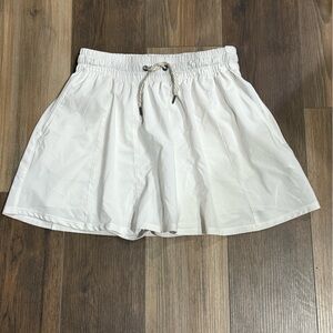 Vuori white Skort